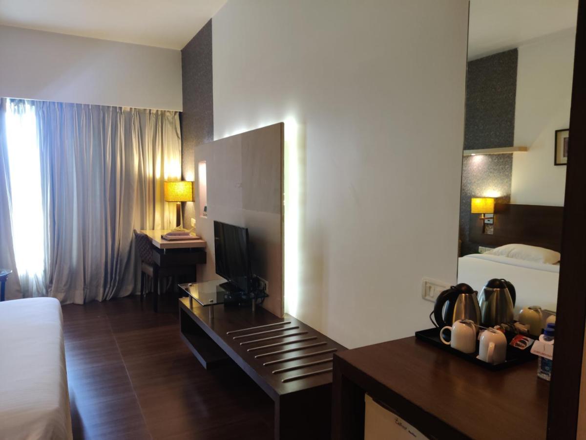 Hotel Satkar Residency Thane Dış mekan fotoğraf