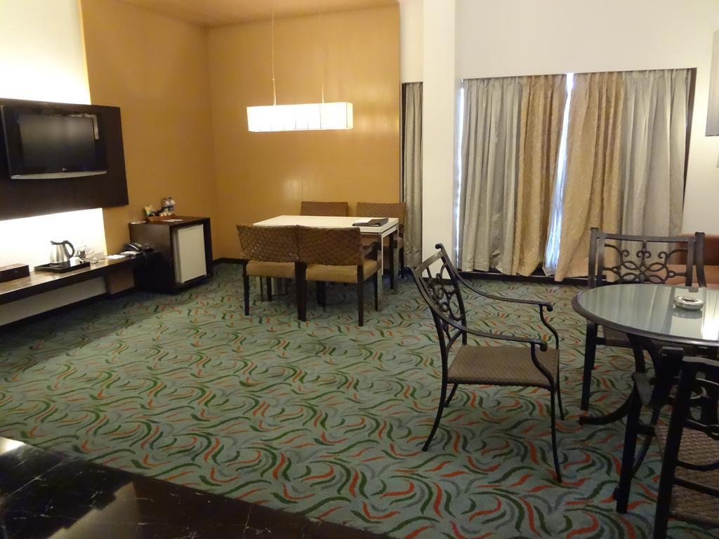 Hotel Satkar Residency Thane Dış mekan fotoğraf
